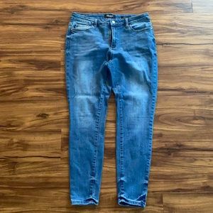 Like New Judy Blue Skinnies!
